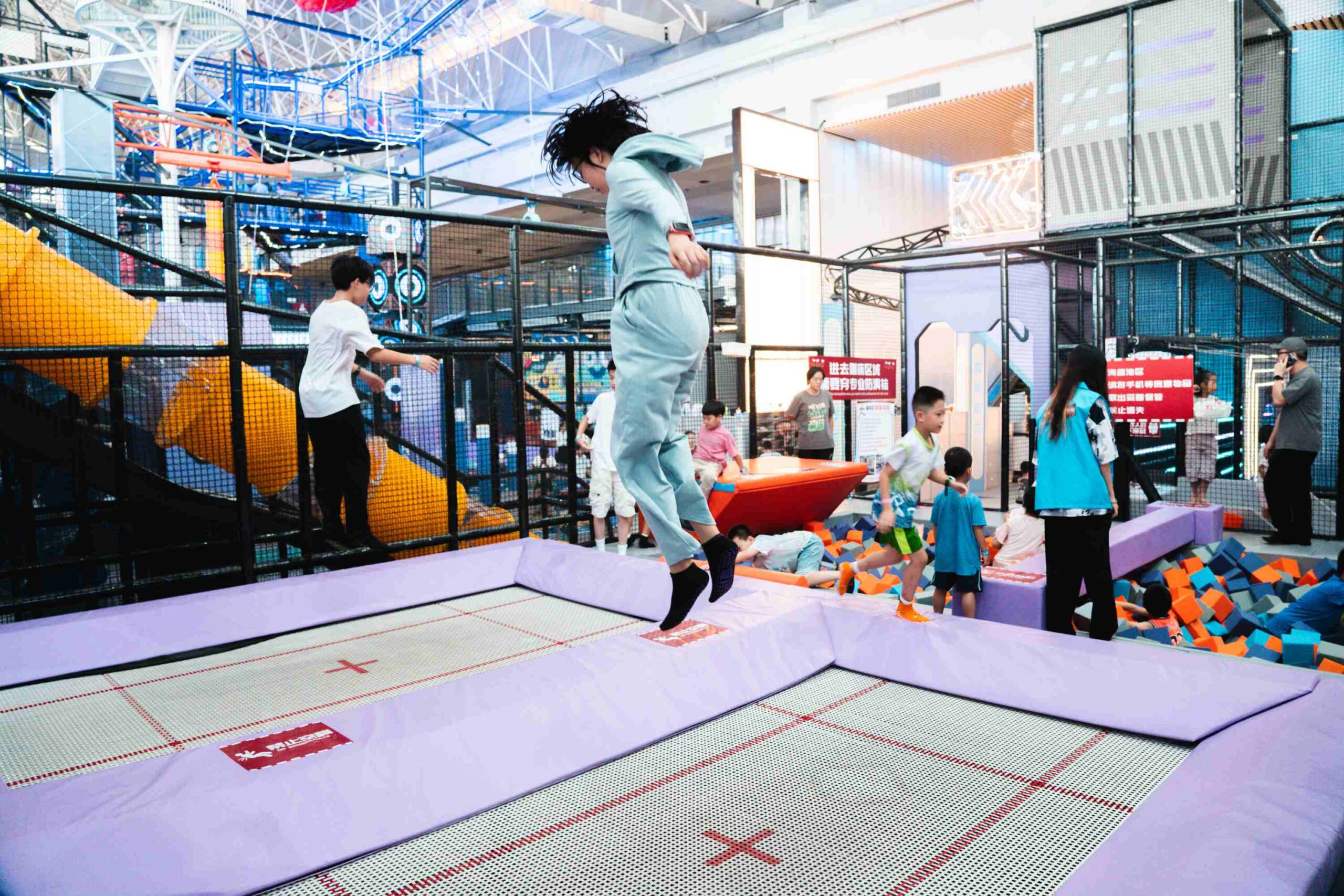 在石家莊開室內(nèi)游樂場？找對(duì)源頭廠家，蜜動(dòng)游樂一站式搞定設(shè)計(jì)+設(shè)備