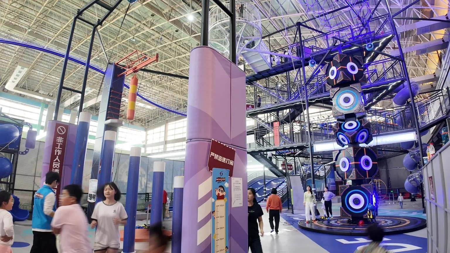 想在金華開室內(nèi)游樂場？找對源頭廠家，能幫你少走99%的彎路