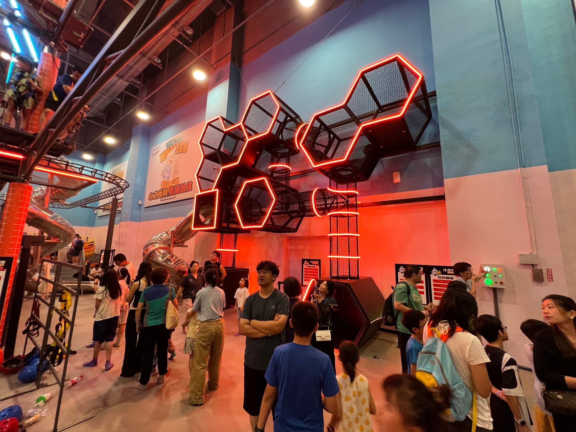 綿陽(yáng)開室內(nèi)游樂場(chǎng)怕走彎路？蜜動(dòng)游樂：從設(shè)計(jì)到設(shè)備一站式省心開館