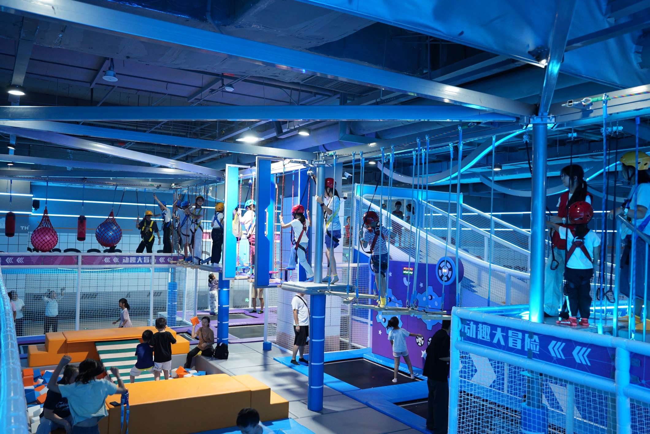 內(nèi)蒙古開(kāi)室內(nèi)兒童樂(lè)園：選對(duì)整場(chǎng)設(shè)計(jì)與設(shè)備廠家，蜜動(dòng)游樂(lè)讓創(chuàng)業(yè)少走彎路