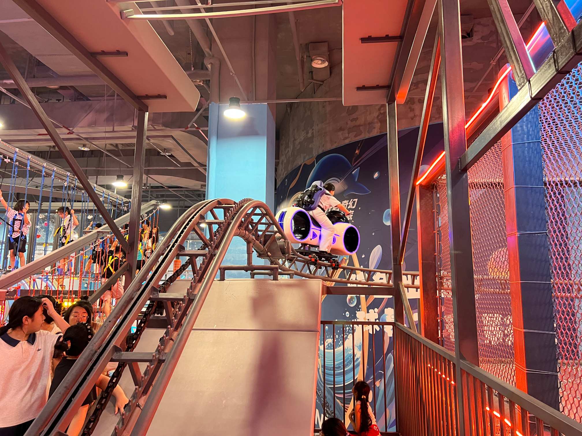 烏魯木齊開(kāi)潮玩運(yùn)動(dòng)館？創(chuàng)業(yè)者選對(duì)源頭廠家是關(guān)鍵！蜜動(dòng)游樂(lè)一站式方案