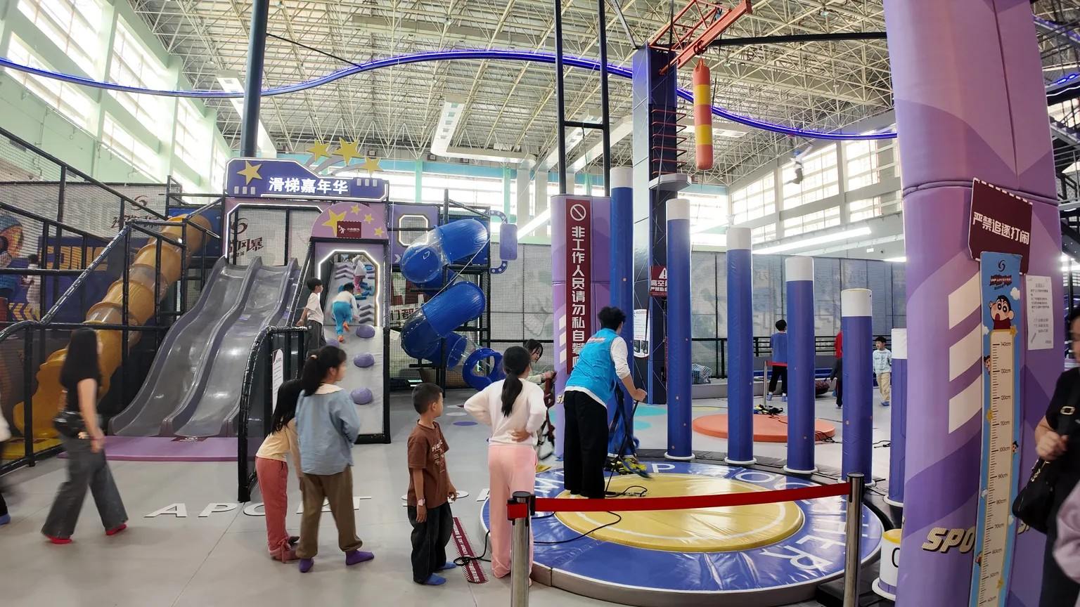 保定開淘氣堡怕踩坑？源頭廠家蜜動游樂：設(shè)計(jì)生產(chǎn)售后全包