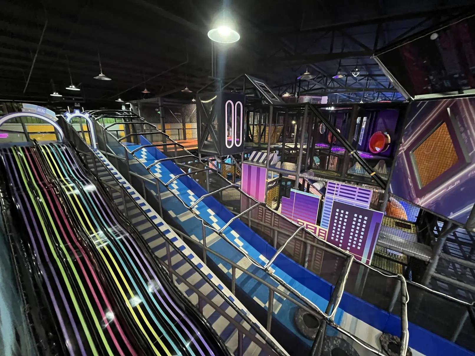 濟(jì)寧開淘氣堡找哪家？蜜動(dòng)游樂，源頭廠家設(shè)計(jì)+設(shè)備全包！